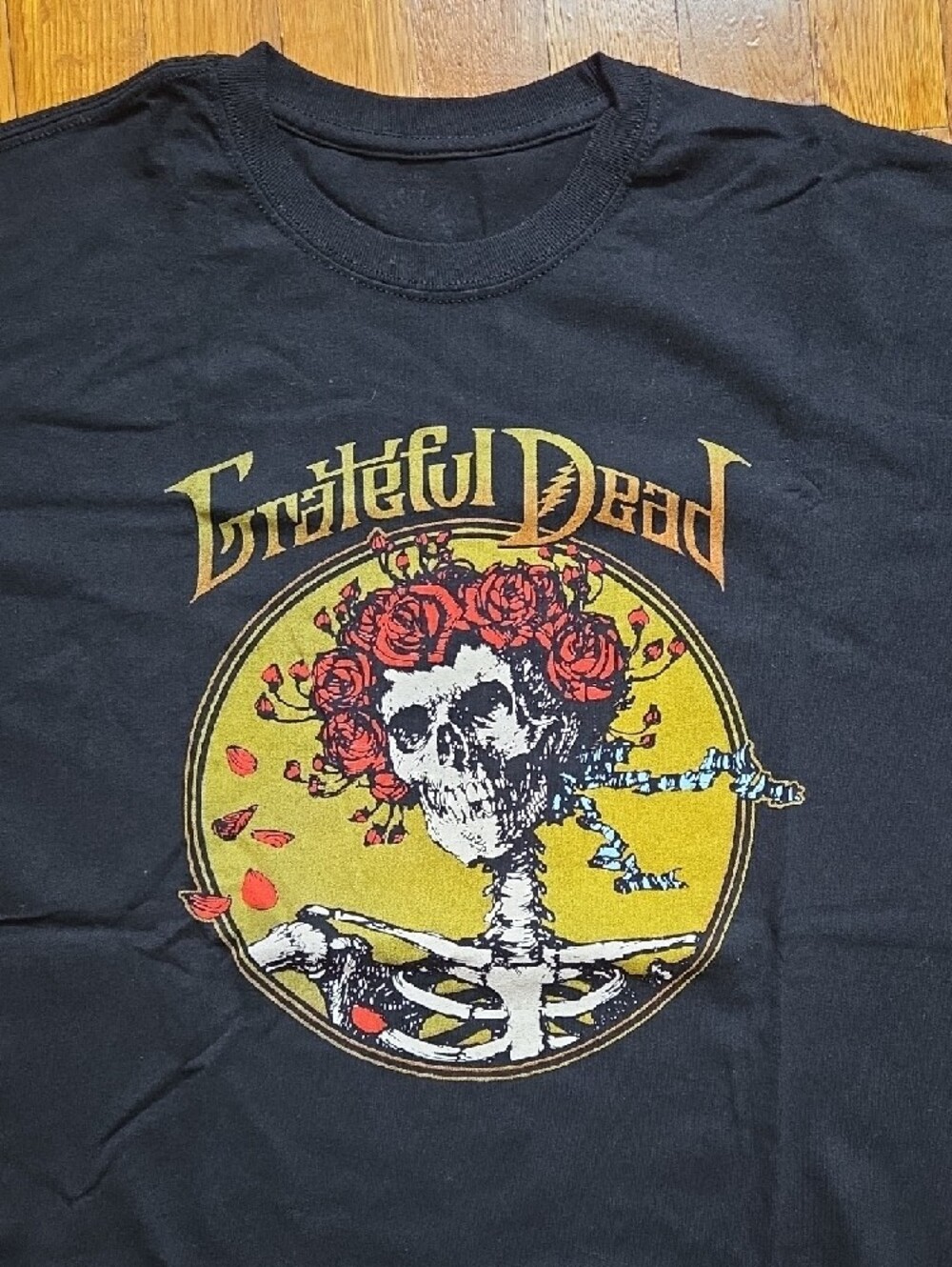 Grateful Dead Black Short-Sleeve Tee with Yellow & Red Graphic - Picture 3 of 3